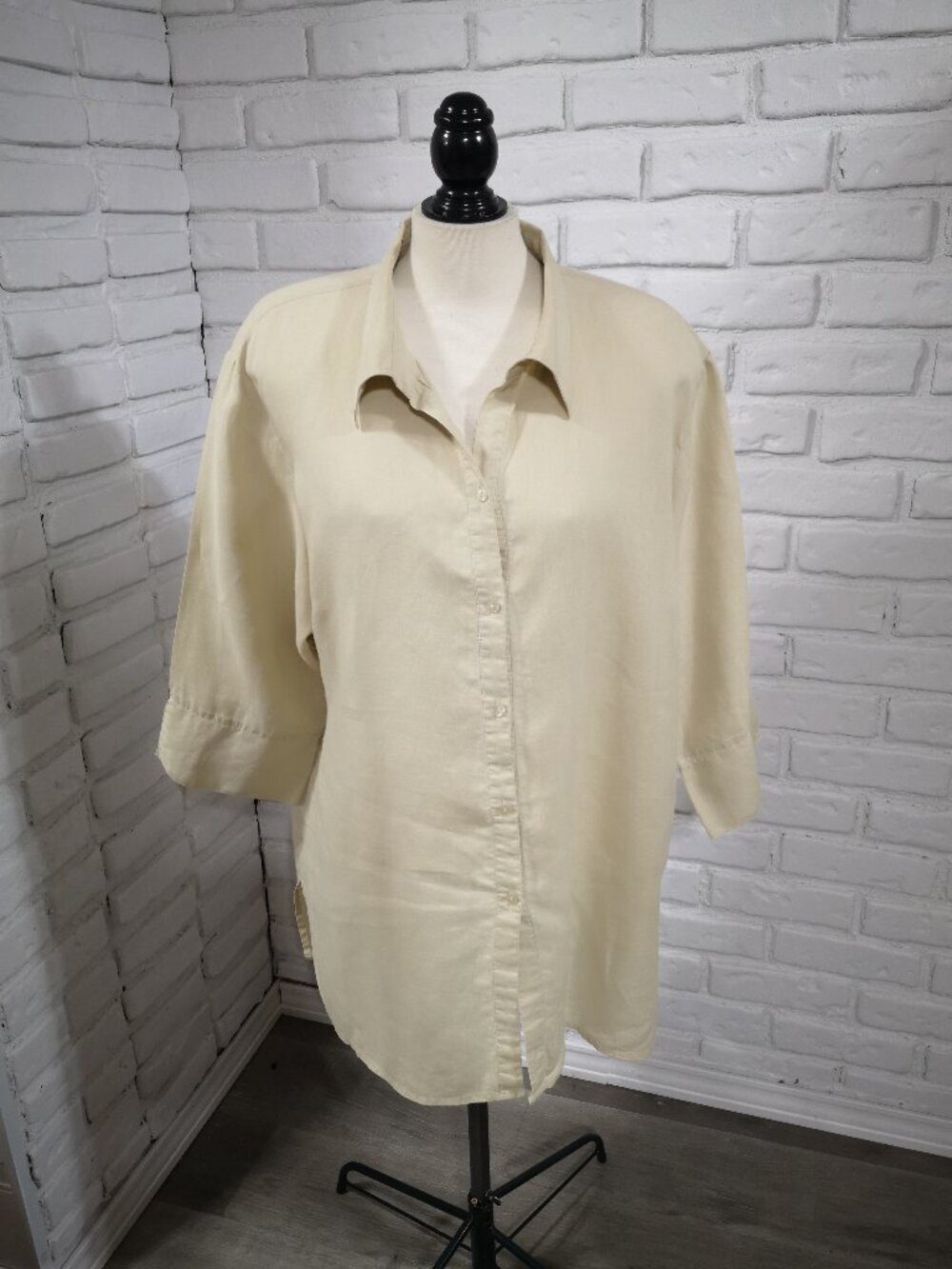 Laura Plus Ladies Size 20 Light Tan 100% Linen 3/4 Sleeves Button Front Shirt